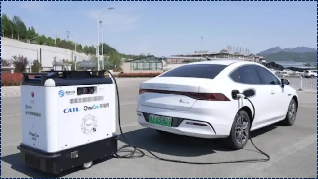 Meet the Mobile Power Bank: China’s New Robot That Finds and Charges Parked EVs Automatically 1 Meet the Mobile Power Bank