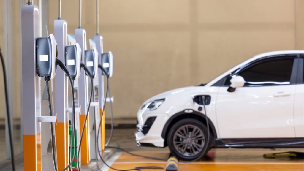 No More Charging Stations? Scientists Unveil Tech to Charge EVs While Driving 1 No More Charging Stations? Scientists Unveil Tech to Charge EVs While Driving